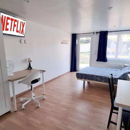 Studio En Rez De Jardin Avec Terrasse Privee - Le Petit Chateau Avesnois - Tv - Wifi - Logement Complet Avesnes-sur-Helpe Exterior foto
