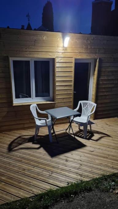 Studio En Rez De Jardin Avec Terrasse Privee - Le Petit Chateau Avesnois - Tv - Wifi - Logement Complet Avesnes-sur-Helpe Exterior foto