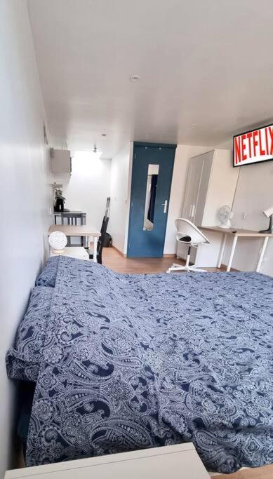 Studio En Rez De Jardin Avec Terrasse Privee - Le Petit Chateau Avesnois - Tv - Wifi - Logement Complet Avesnes-sur-Helpe Exterior foto